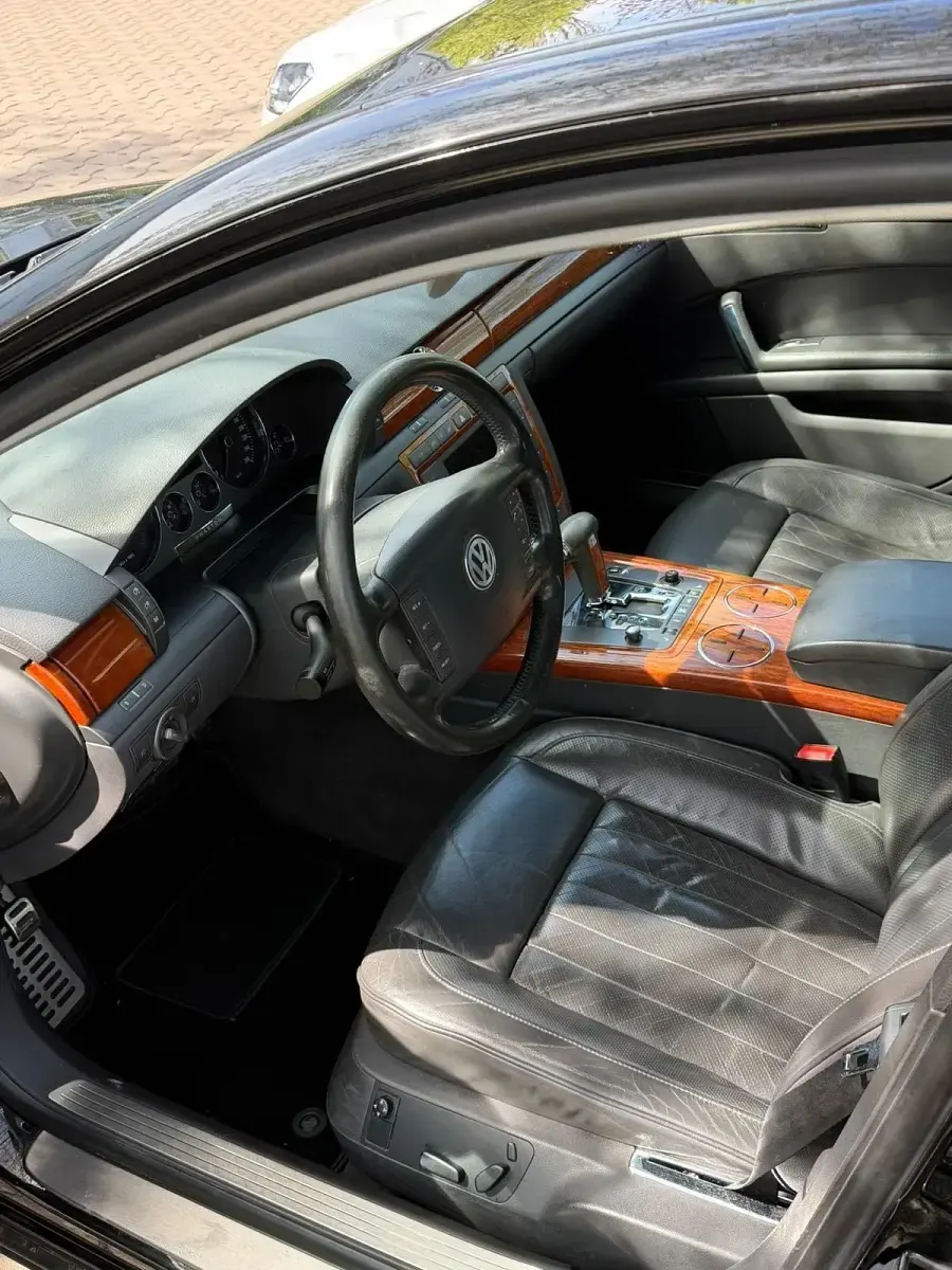 Usata VW Phaeton 224 CV (164 kW) 2007 Nero Berlina