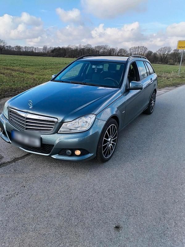 Gebraucht Mercedes 200 2011 Blau Kombi