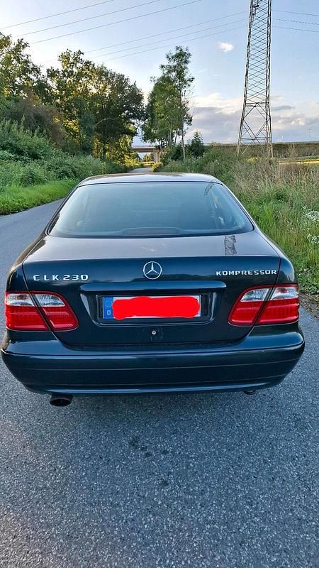 Gebraucht Mercedes CLK230 193 PS (141 kW) 1999 Blau Coupé
