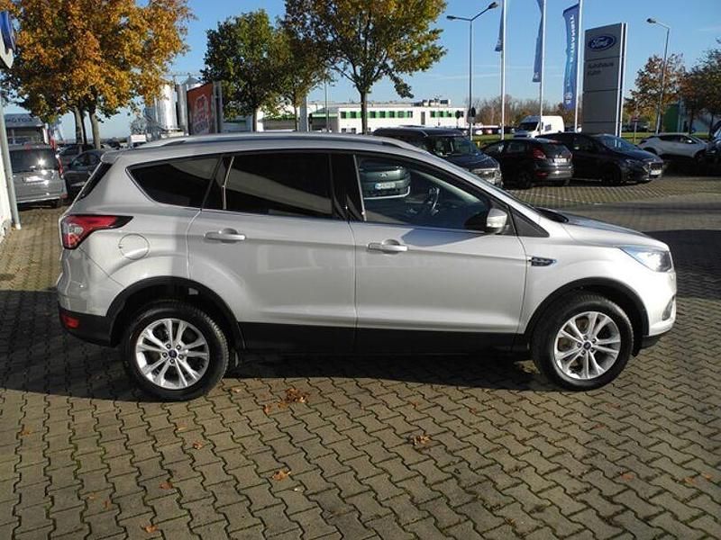 Gebraucht Ford Kuga Titanium 150 PS (110 kW) 2019 Polarsilber metallic SUV