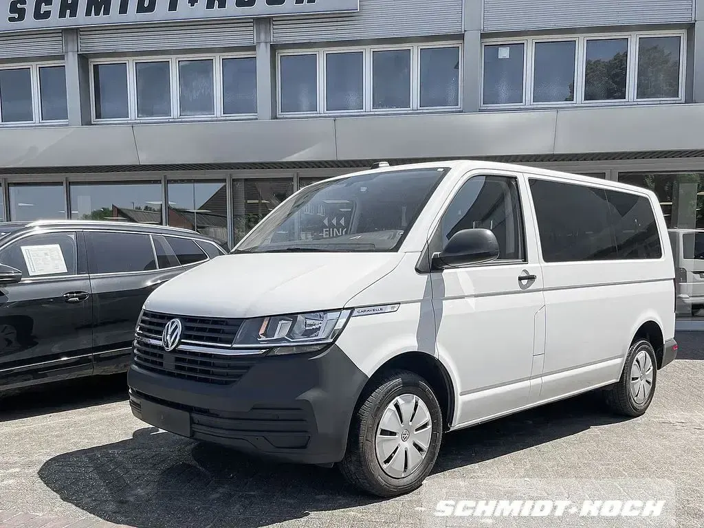 Gebraucht VW Caravelle Trendline 150 PS (110 kW) 2022 Candyweiß (weiß) Van