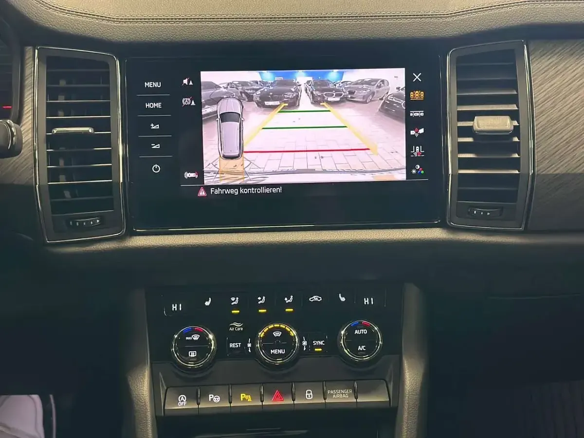 Gebraucht Skoda Kodiaq Sport 150 PS (110 kW) 2022 Schwarzmagic perleffekt SUV