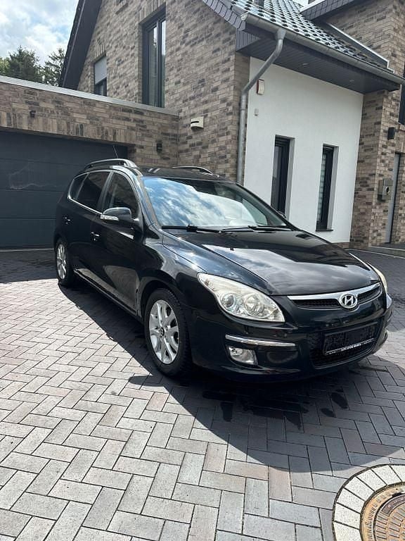 Schwarz Gebraucht 2009 Hyundai i30 Premium Kombi | 2.290 € (Fairer Preis) - Bild 1/4