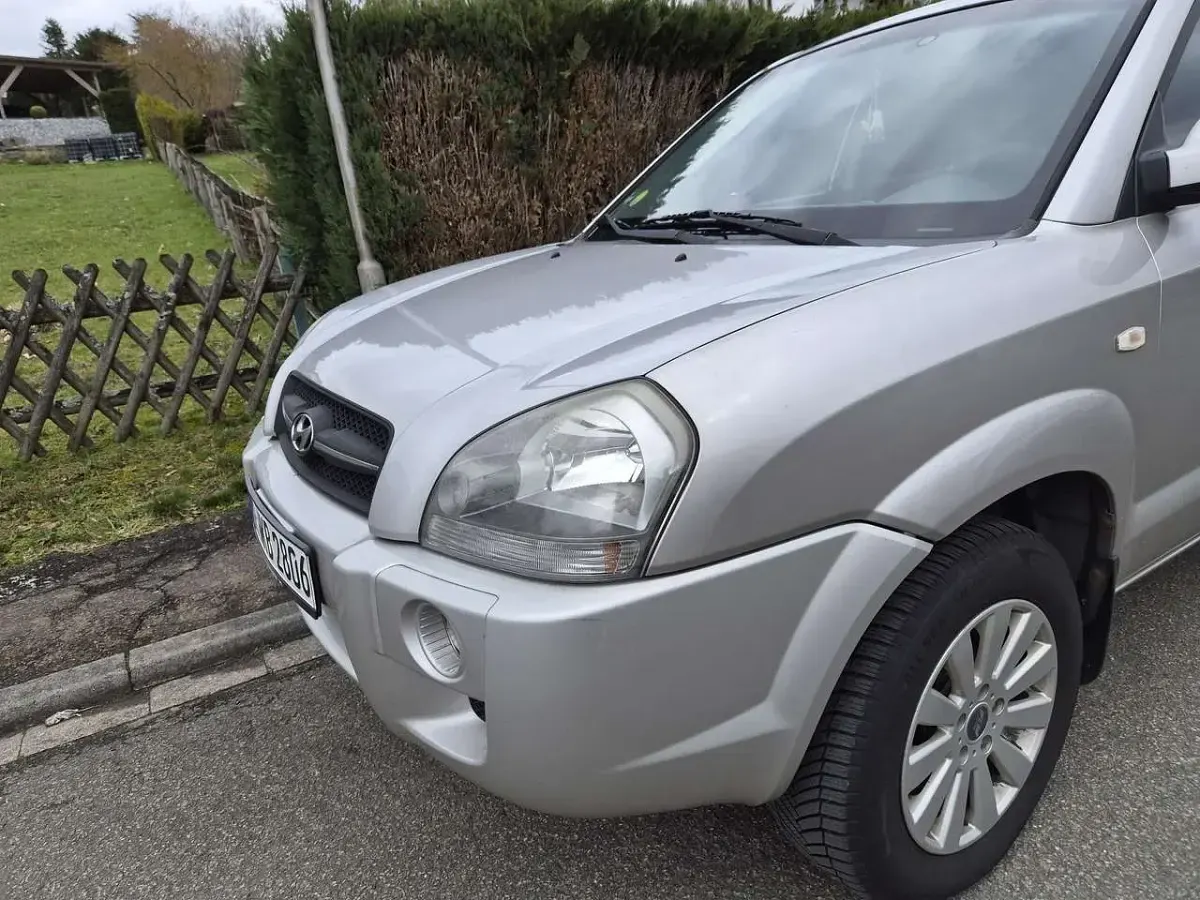 Gebraucht Hyundai Tucson GLS 141 PS (103 kW) 2006 Silber SUV
