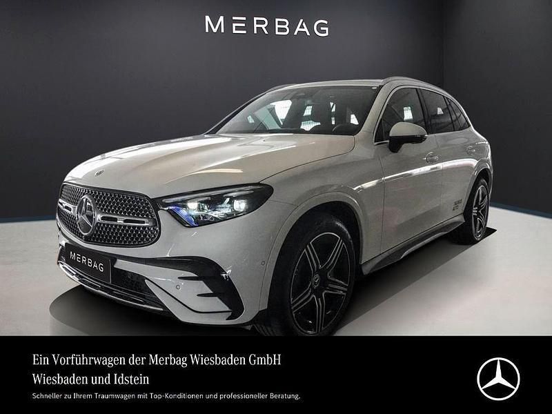 Polarweiß Gebraucht 2025 Mercedes GLC200 AMG line SUV | 54.290 € (Fairer Preis) - Bild 1/4