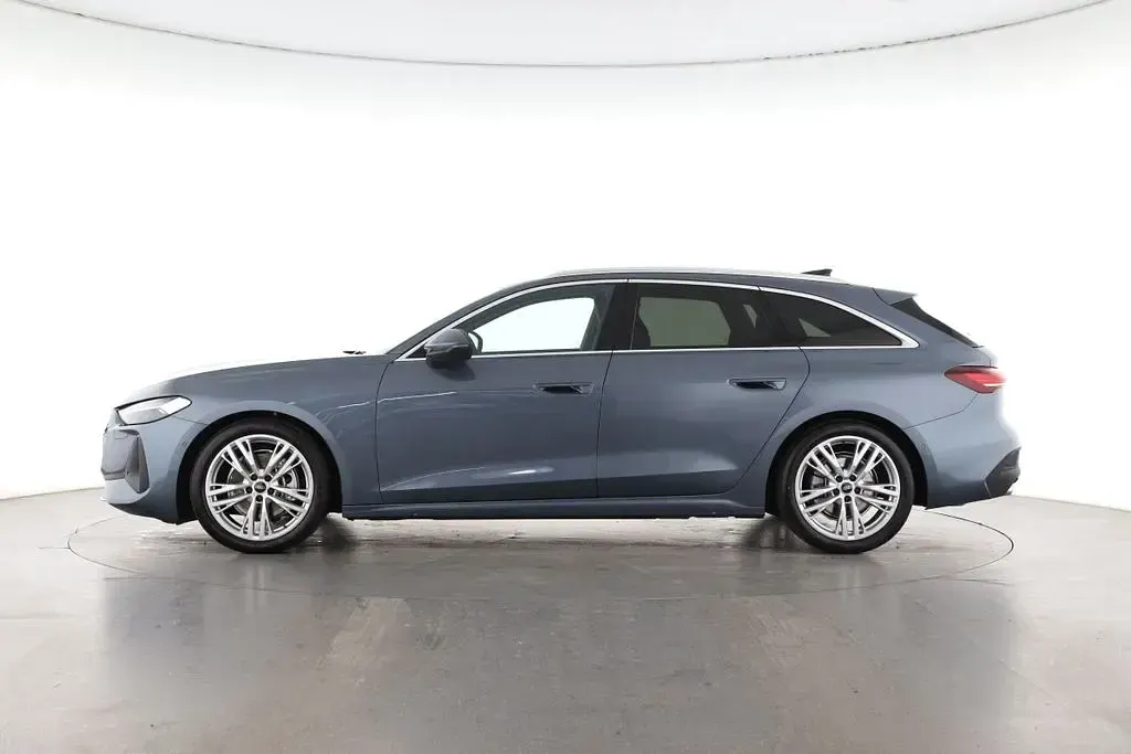 Gebraucht Audi A5 Sport 150 PS (110 kW) 2025 Horizontblau metallic Kombi