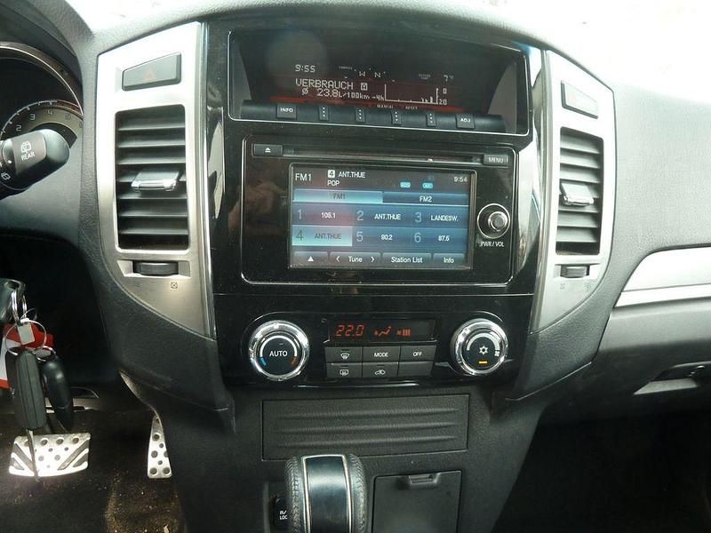 Gebraucht Mitsubishi Pajero Plus 190 PS (139 kW) 2016 Weiß SUV