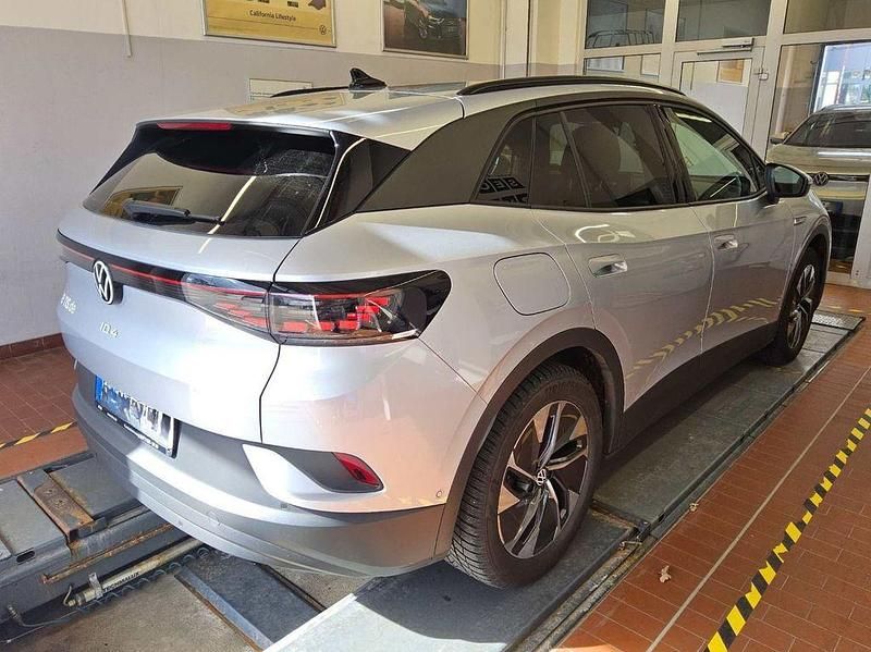 Gebraucht VW ID.4 Pro Performance 150 kW (204 PS) 2023 Scale silver metallic SUV