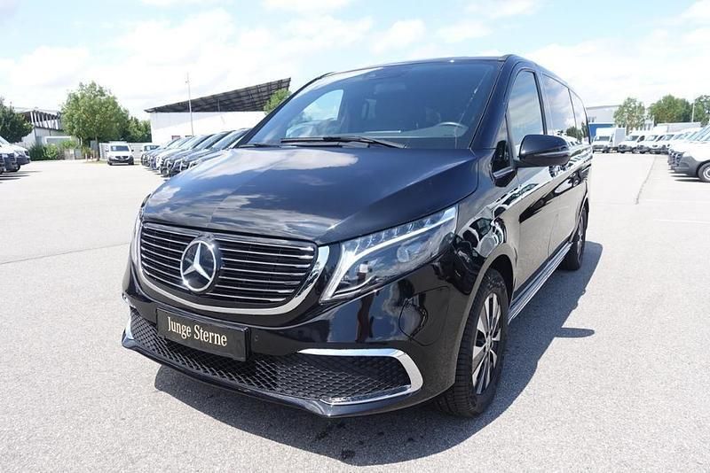 Obsidianschwarz metallic Gebraucht 2023 Mercedes EQV300 Avantgarde Van / Kleinbus | 46.770 € (Guter Preis) - Bild 1/4
