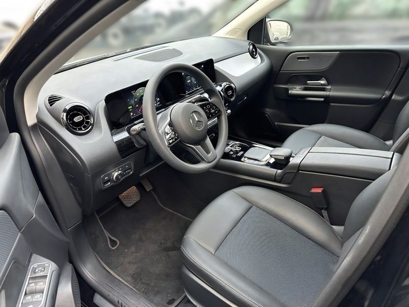 Schwarz Gebraucht 2022 Mercedes B250e Van / Kleinbus | 24.300 € (Fairer Preis) - Bild 1/3