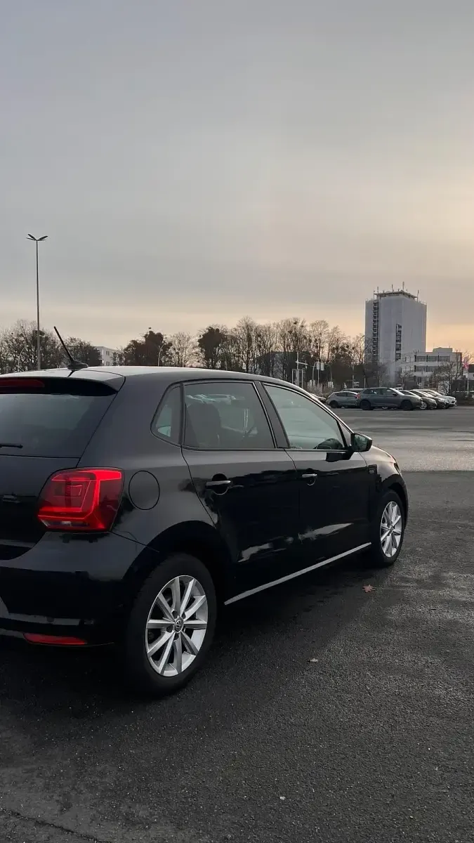 Gebraucht VW Polo LOUNGE 90 PS (66 kW) 2016 Schwarz Kleinwagen
