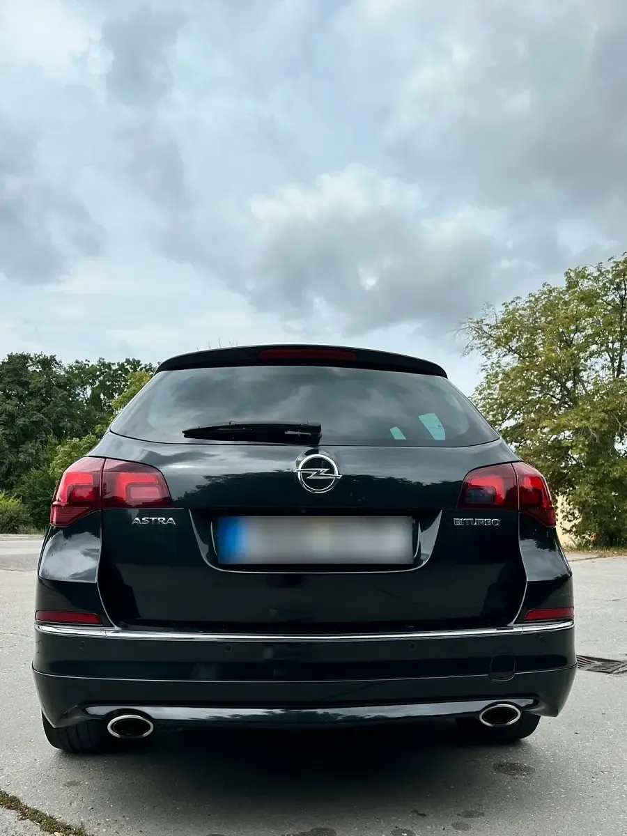 Gebraucht Opel Astra 194 PS (142 kW) 2014 Schwarz Kombi