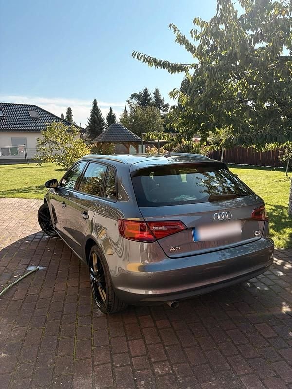 Gebraucht Audi A3 105 PS (77 kW) 2025 Grau Kombi