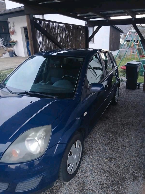 Gebraucht Ford Fiesta 60 PS (44 kW) 2008 Blau Kleinwagen