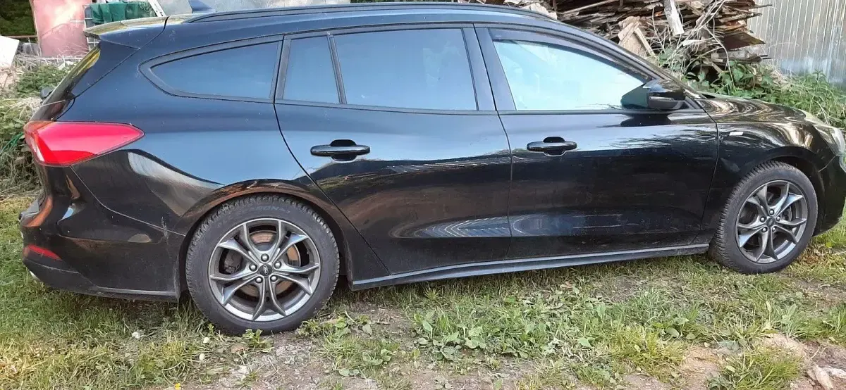 Używany Ford Focus ST-Line 120 KM (88 kW) 2019 Czarny Kombi