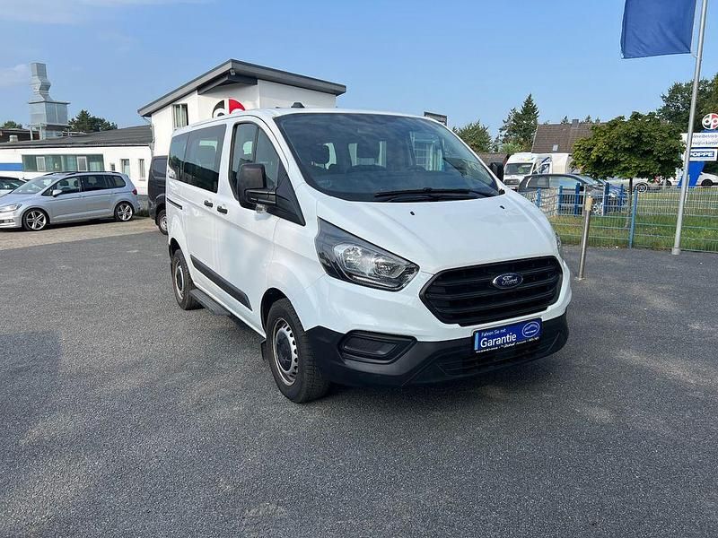 Weiß Gebraucht 2021 Ford Transit Custom Kombi | 23.290 € (Etwas zu teuer) - Bild 1/4