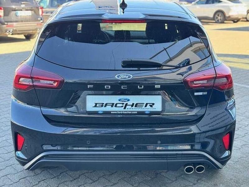 Gebraucht Ford Focus ST-Line 125 PS (91 kW) 2023 Schwarz Limousine