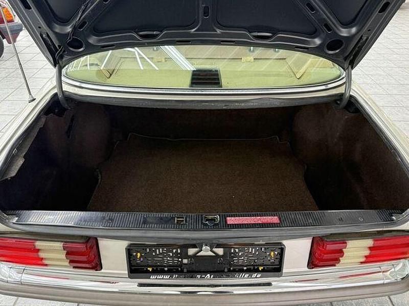 Gebraucht Mercedes 300 150 PS (110 kW) 1986 Beige Limousine