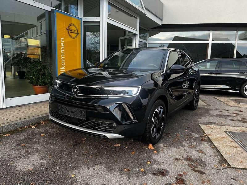 Diamant schwarz/karbon schwarz Gebraucht 2023 Opel Mokka Ultimate SUV | 20.490 € (Fairer Preis) - Bild 1/4