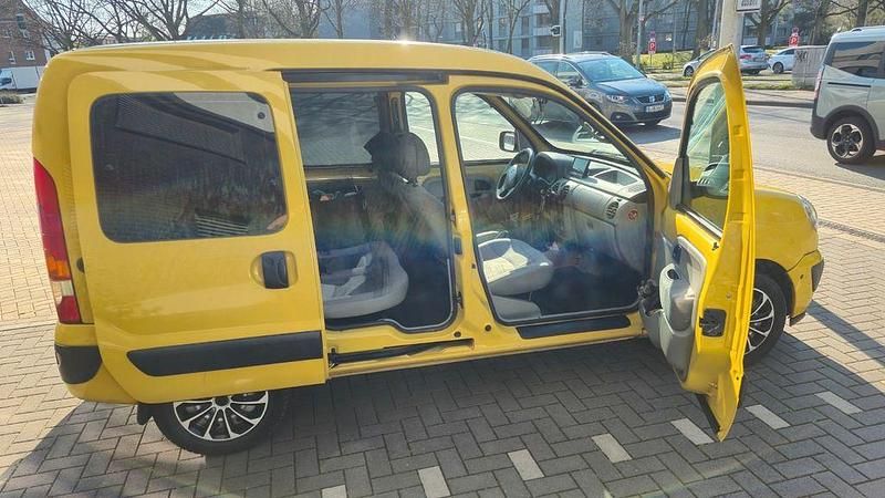 Gebraucht Renault Kangoo 82 PS (60 kW) 2003 Gelb Van / Kleinbus