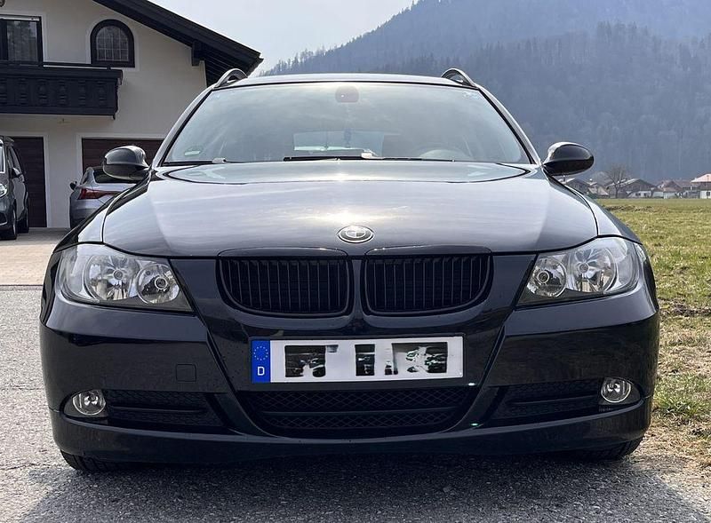 Gebraucht BMW 318 143 PS (105 kW) 2008 Schwarz Kombi