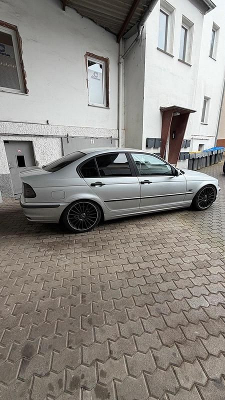 Gebraucht BMW 318 118 PS (86 kW) 1998 Silber Limousine