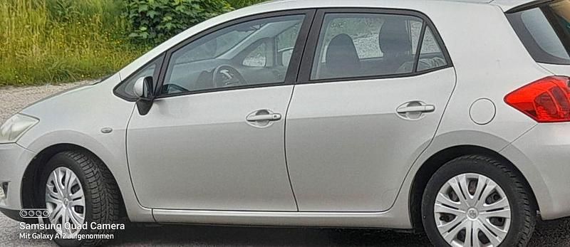 Gebraucht Toyota Auris 97 PS (71 kW) 2008 Beige Limousine