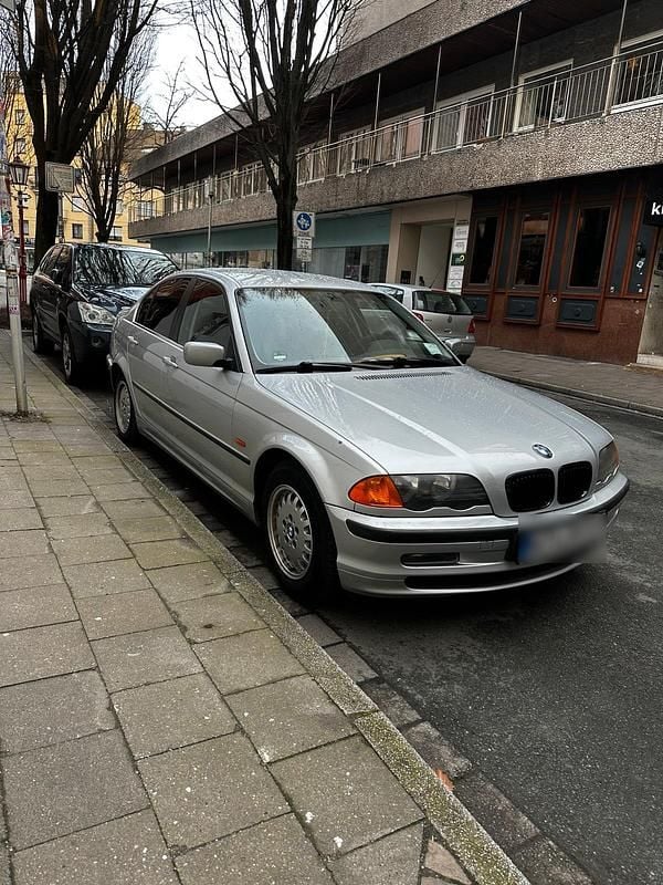 Gebraucht BMW 320 150 PS (110 kW) 1998 Silber Limousine