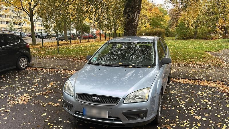 Blau Gebraucht 2005 Ford Focus Kleinwagen | 2.000 € (Fairer Preis) - Bild 1/4
