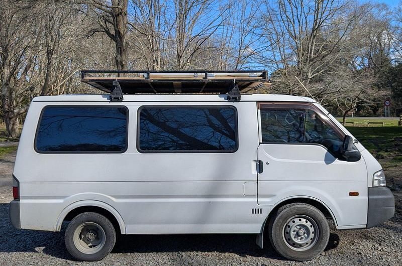 Weiß Gebraucht 2012 Mazda Bongo Van / Kleinbus | 7.500 € - Bild 1/4