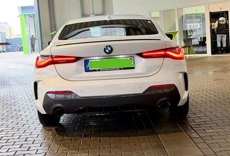 Gebraucht BMW 420 M Sport 184 PS (135 kW) 2023 Weiß Coupé