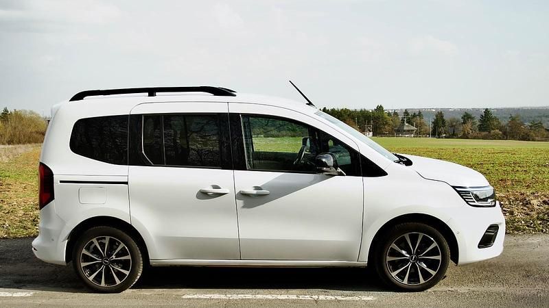 Gebraucht Renault Kangoo Techno 115 PS (84 kW) 2024 Weiß Van / Kleinbus