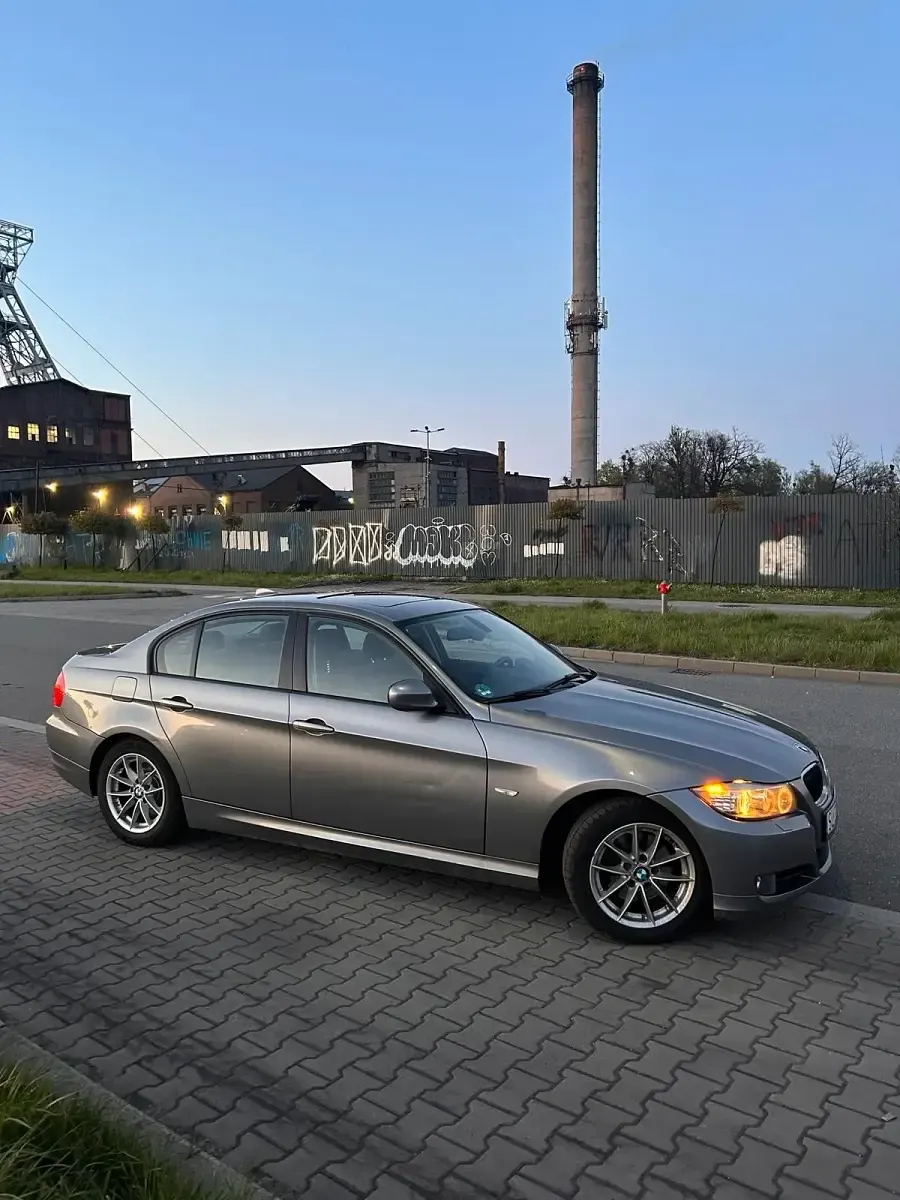 Gebraucht BMW 320 Comfort Edition 170 PS (125 kW) 2011 Grau Limousine