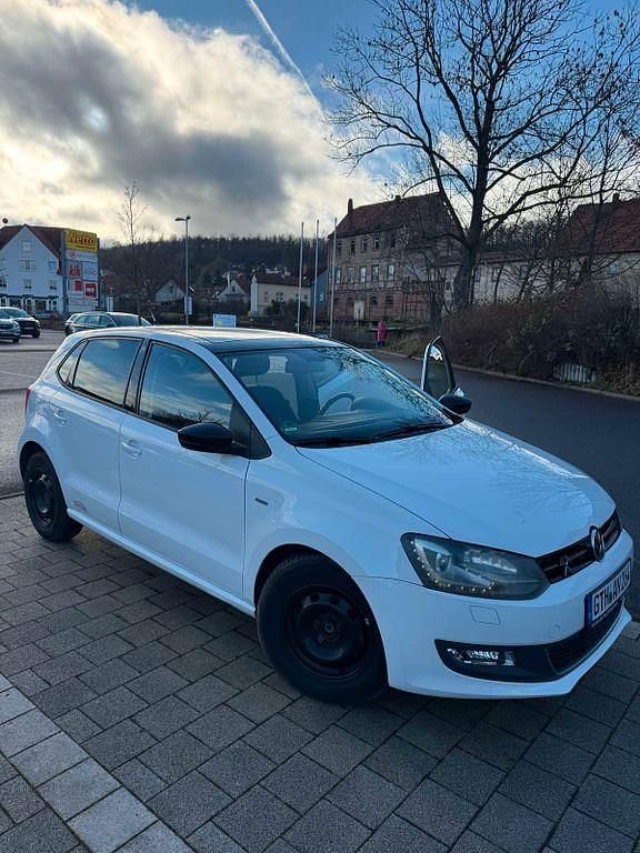 Weiß Gebraucht 2013 VW Polo Trendline Limousine | 6.300 € (Guter Preis) - Bild 1/4