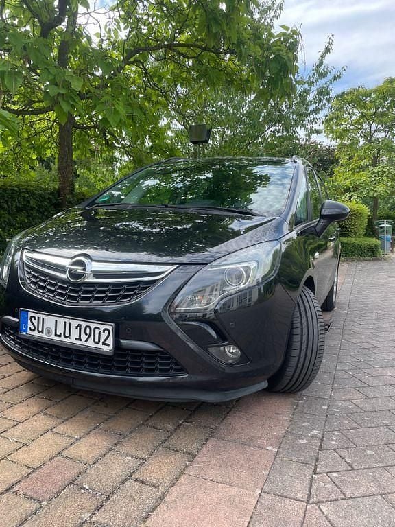 Schwarz Gebraucht 2016 Opel Zafira Tourer Van / Kleinbus | 8.900 € (Superpreis) - Bild 1/4