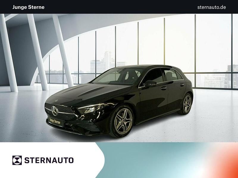 Metalliclack kosmosschwarz Gebraucht 2024 Mercedes A200 AMG Limousine | 30.980 € (Fairer Preis) - Bild 1/4