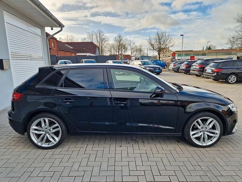 Gebraucht Audi A3 Ambiente 150 PS (110 kW) 2016 Schwarz Limousine