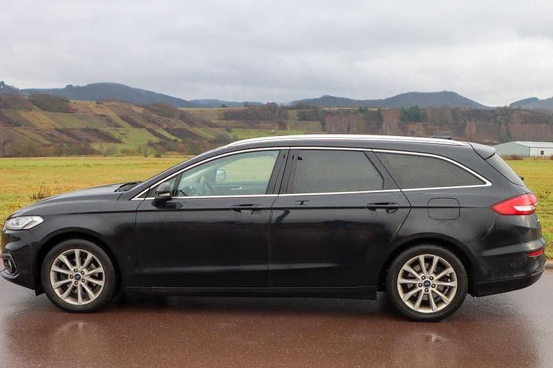 Gebraucht Ford Mondeo Titanium 150 PS (110 kW) 2021 Schwarz Limousine