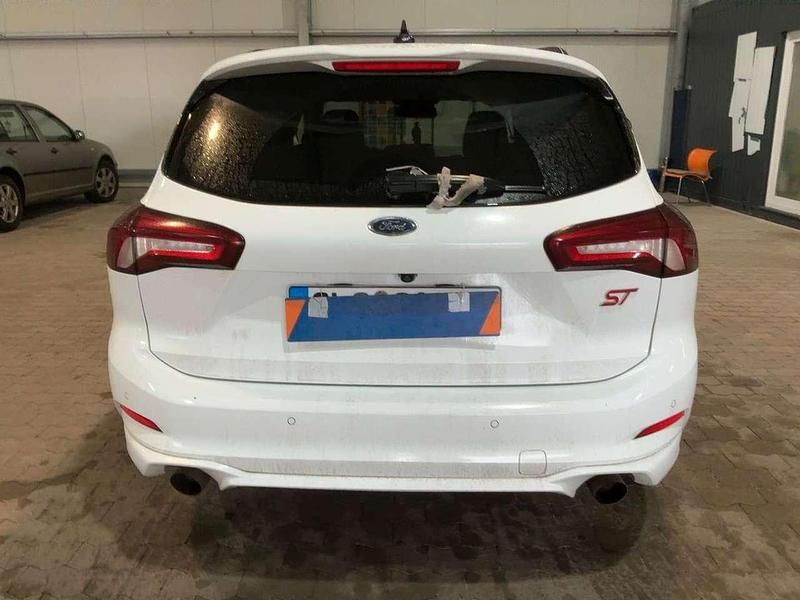 Gebraucht Ford Focus ST 280 PS (205 kW) 2020 Frozen white Kombi