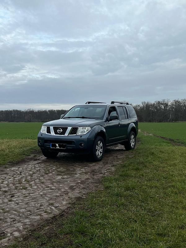 Blau Gebraucht 2006 Nissan Pathfinder SUV | 6.000 € - Bild 1/4