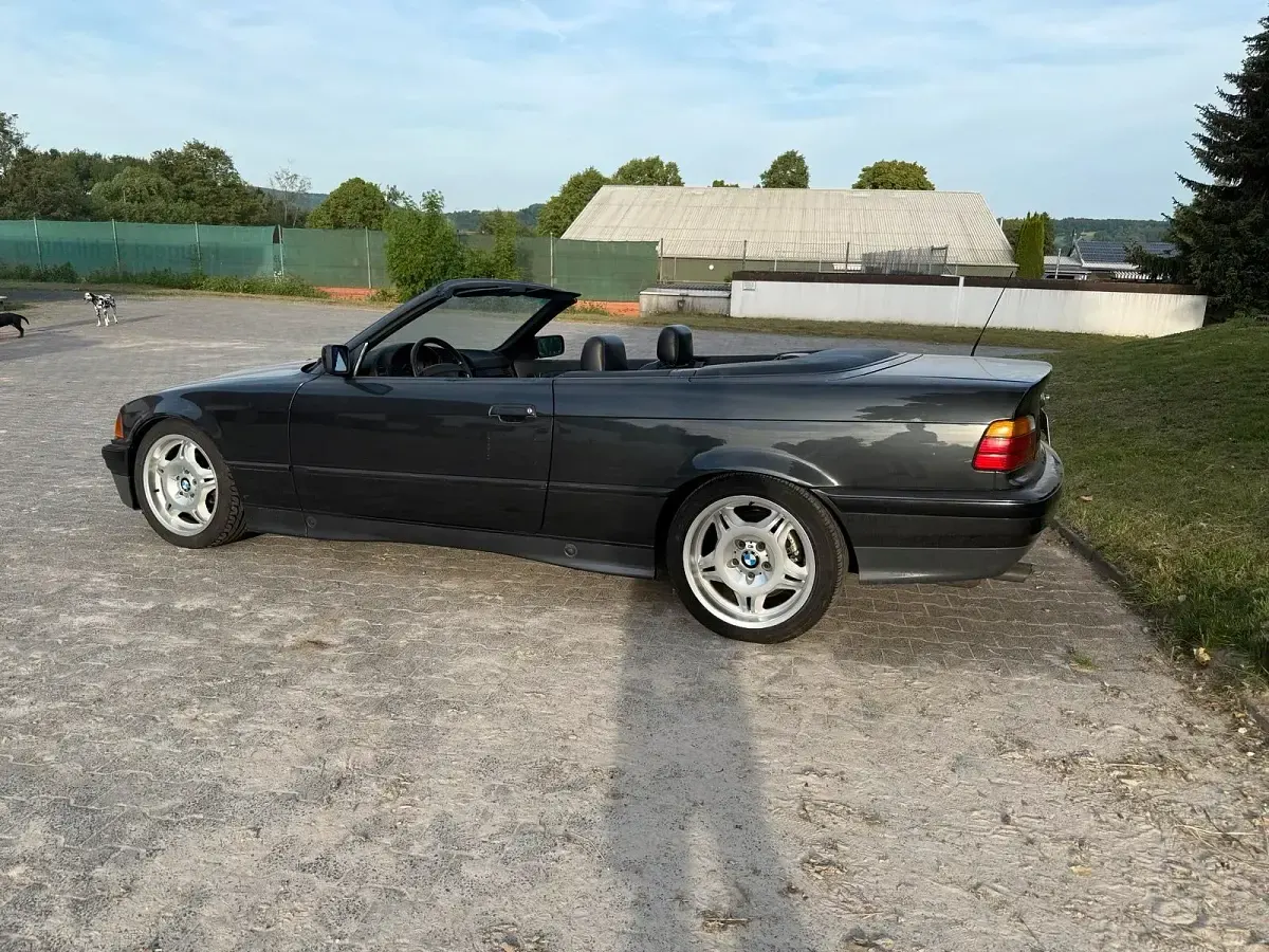 Gebraucht BMW 325 Cabriolet 192 PS (141 kW) 1993 Schwarz Cabrio