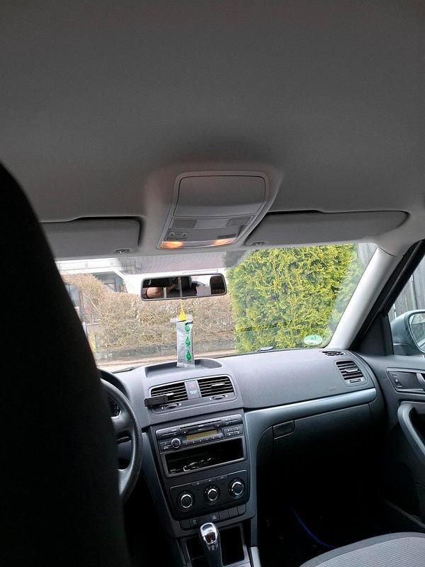 Gebraucht Skoda Yeti 160 PS (117 kW) 2011 Silber SUV