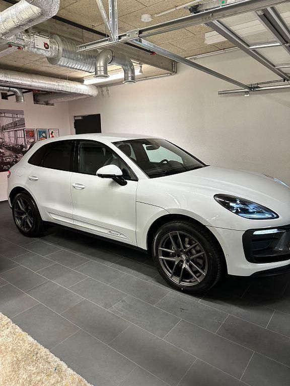 Weiß Gebraucht 2023 Porsche Macan SUV | 68.990 € (Fairer Preis) - Bild 1/4
