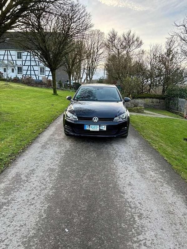 Schwarz Gebraucht 2015 VW Golf VII Comfortline Limousine | 7.700 € (Superpreis) - Bild 1/4