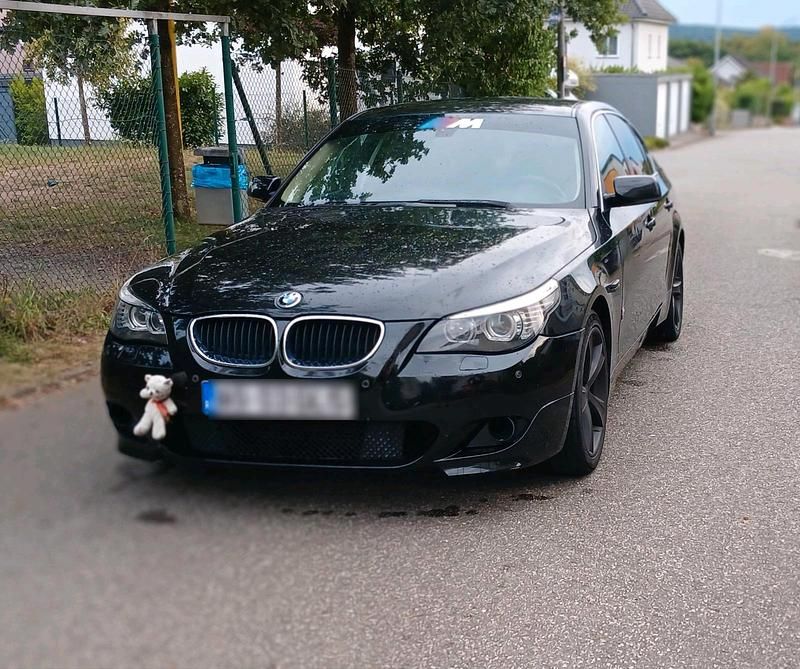 Schwarz Gebraucht 2006 BMW 525 Limousine | 1.900 € (Superpreis) - Bild 1/4