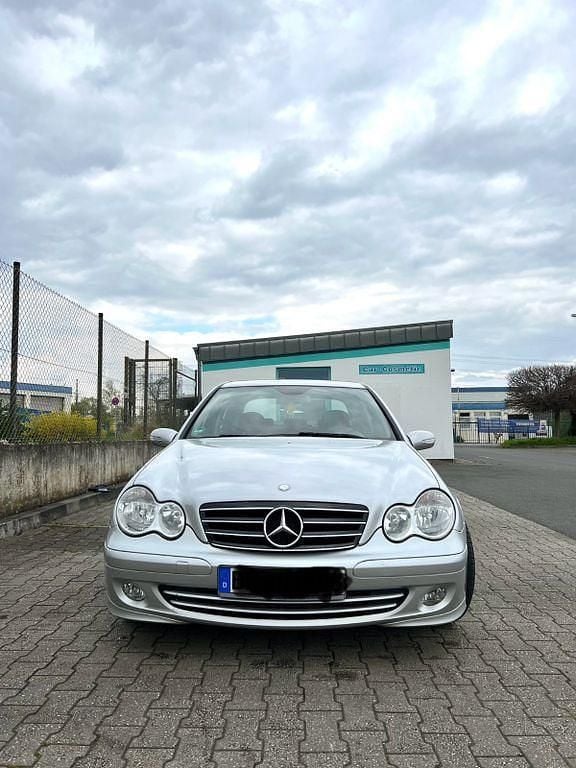 Gebraucht Mercedes C220 Classic 150 PS (110 kW) 2004 Silber Limousine