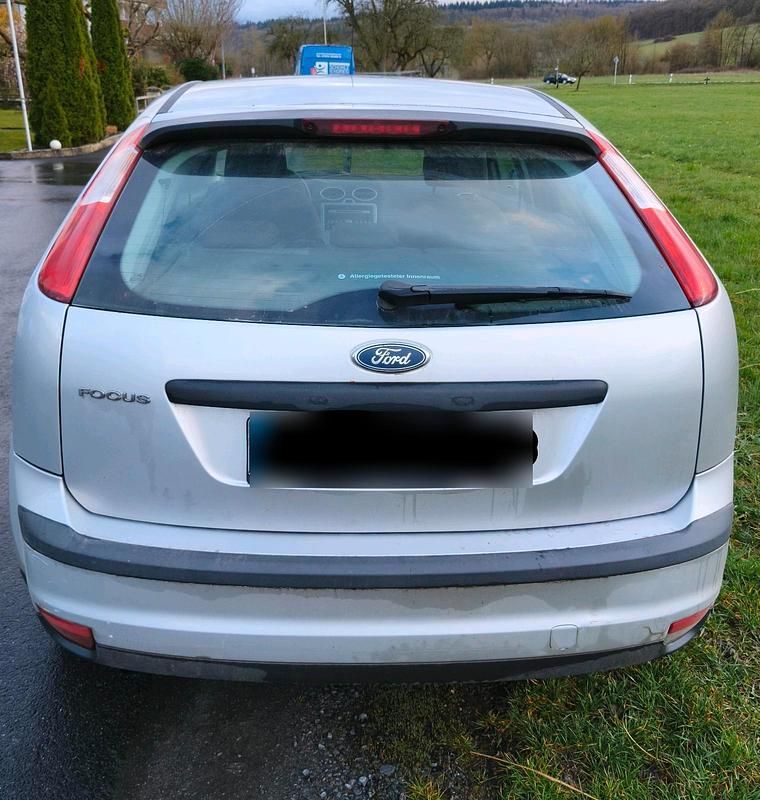 Gebraucht Ford Focus 115 PS (84 kW) 2006 Silber Limousine