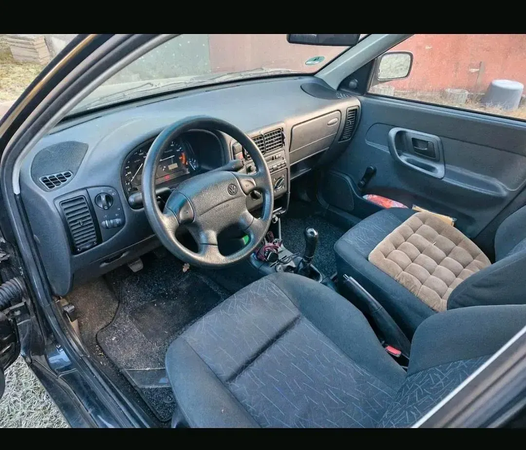 Gebraucht VW Polo 70 PS (51 kW) 1999 Schwarz Kombi