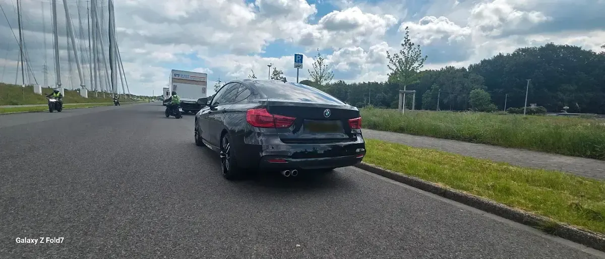 Gebraucht BMW 330 Sport Line 252 PS (185 kW) 2018 Schwarz Limousine