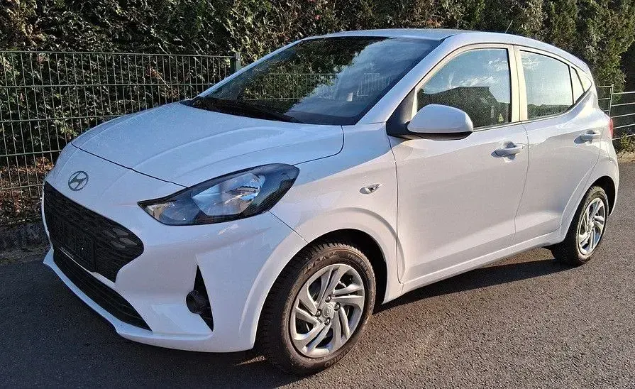 Neu Hyundai i10 Select 63 PS (46 kW) 2025 Weiß Kleinwagen
